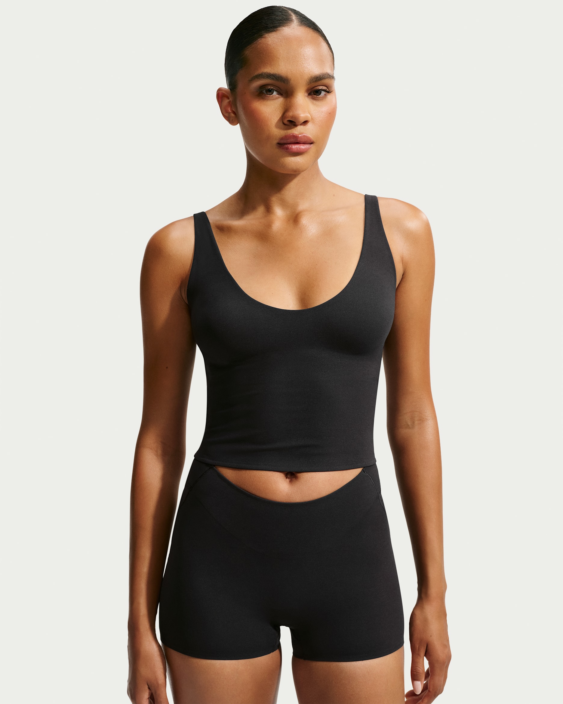 ストレッチ タンクトップ NIKE公式】NikeSKIMS スタジオ ストレッチ ウィメンズ プランジ タンク